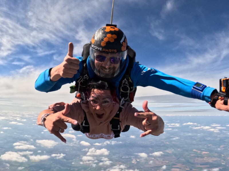 Kay completes her skydive for Ovarian Cancer Charity